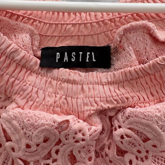 Pastel All Lace Top Size Medium Color Peach EUC - Picture 5 of 9
